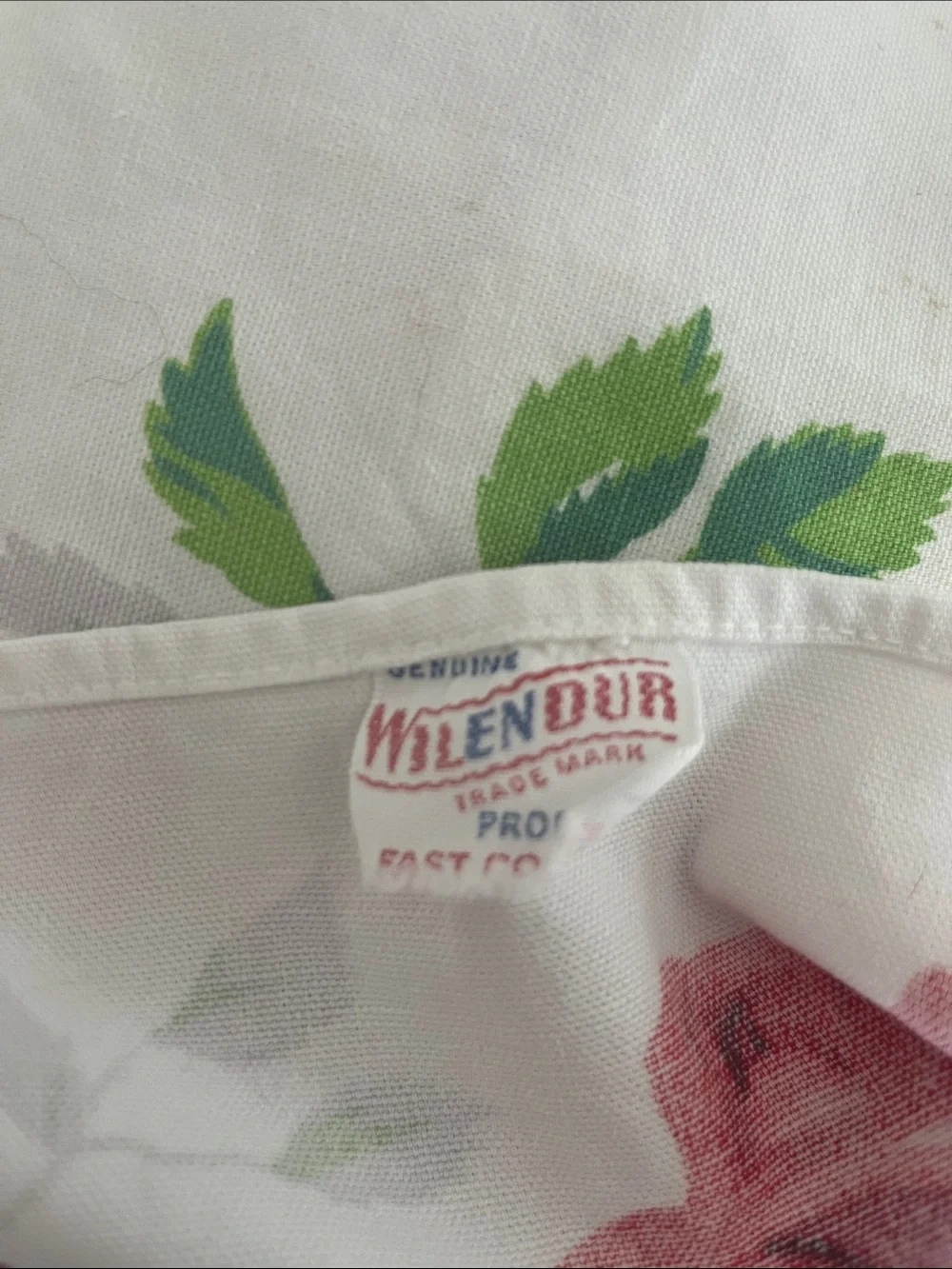 1950’s Tablecloth White Cotton Red Rose Print Square Vintage Wilendur
